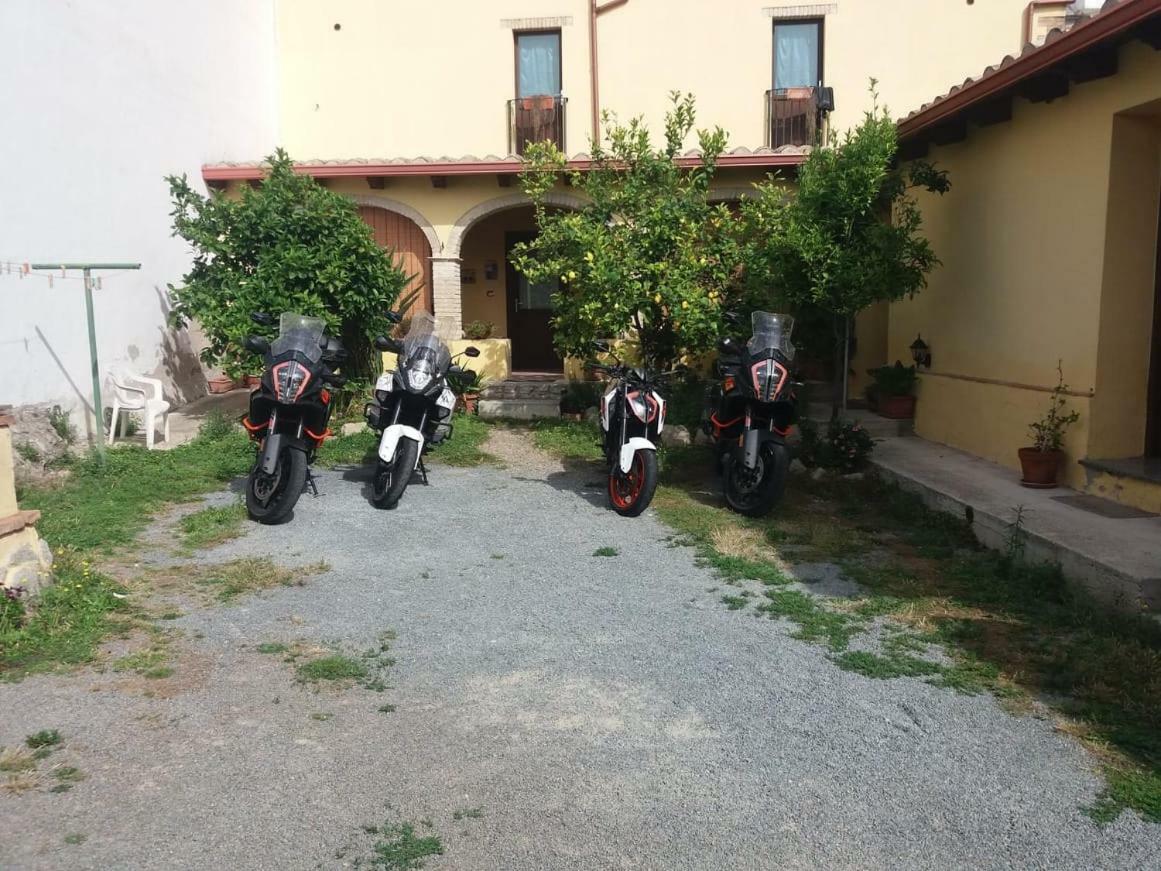 B&B Gli Archi Sìnnai Exterior foto